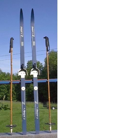 Cross Country 57 Skis KARHU 150 cm Long Waxless Poles